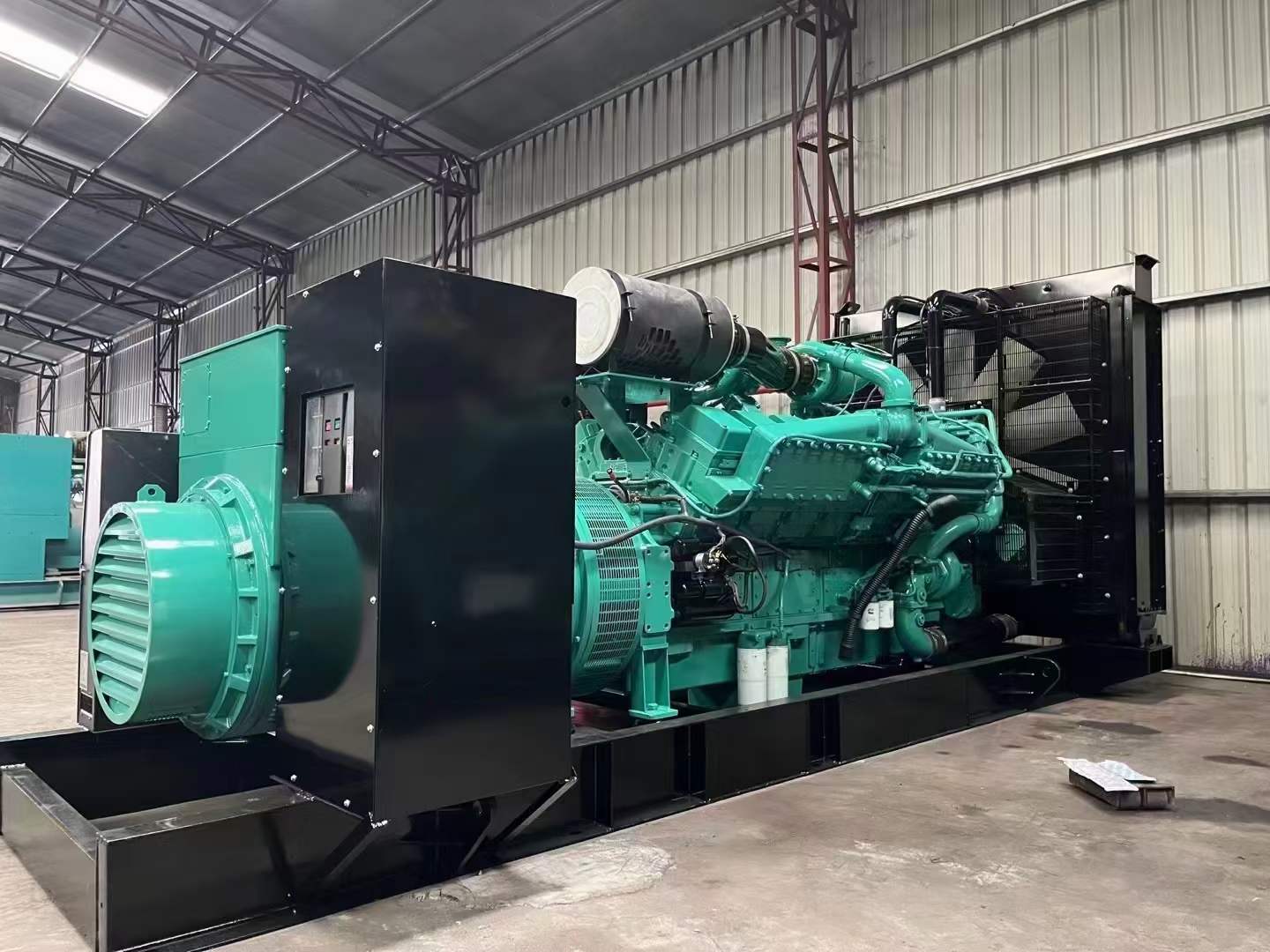 新会如何降低 800kW 柴油发电机输出电流的波动？