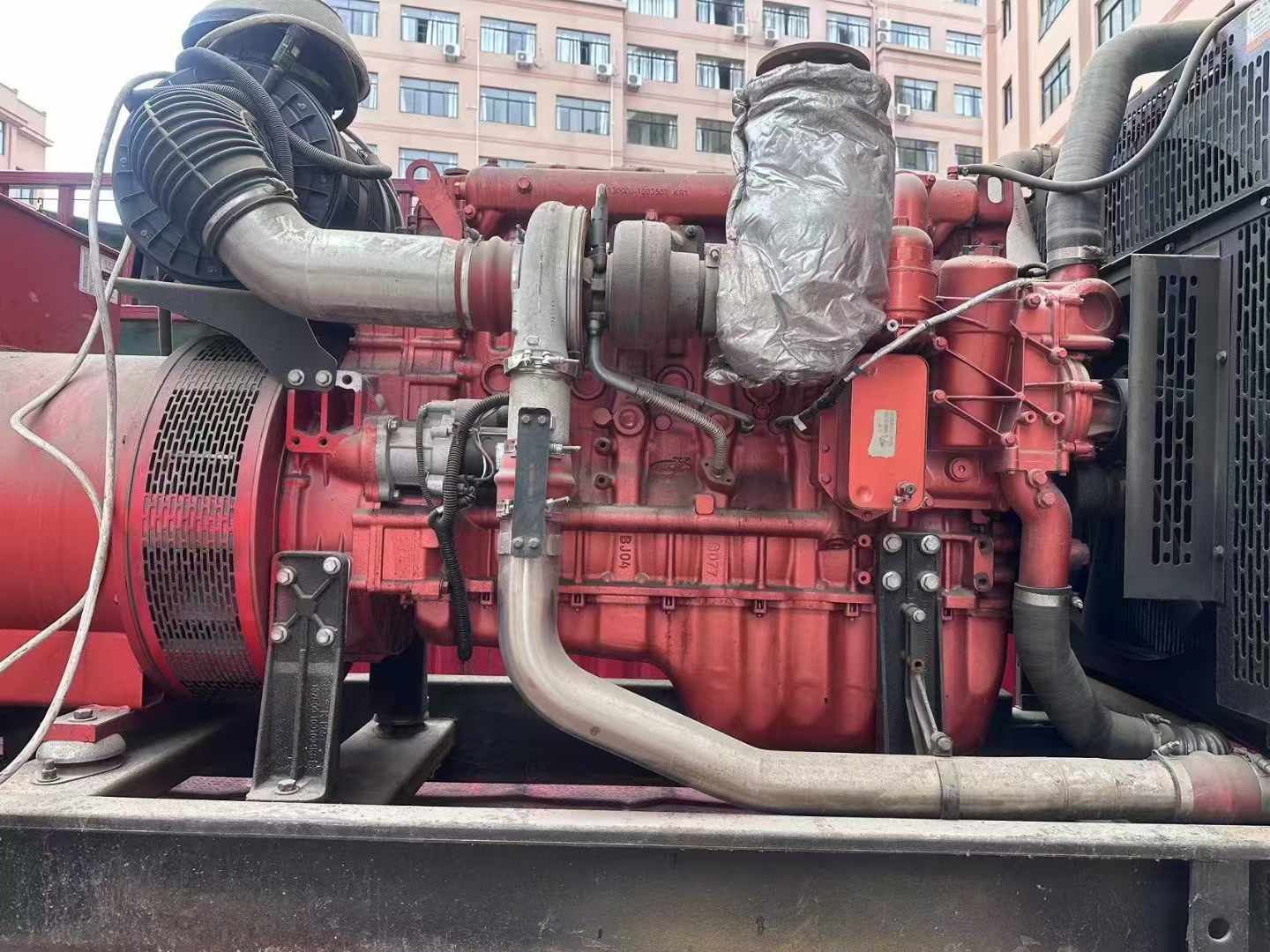 新会如何选择适合 600kW 柴油发电机组的过载保护器？